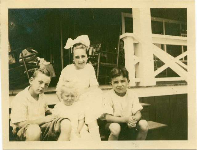 1920 Bill, & Jean Matthews on porch at Long Beach